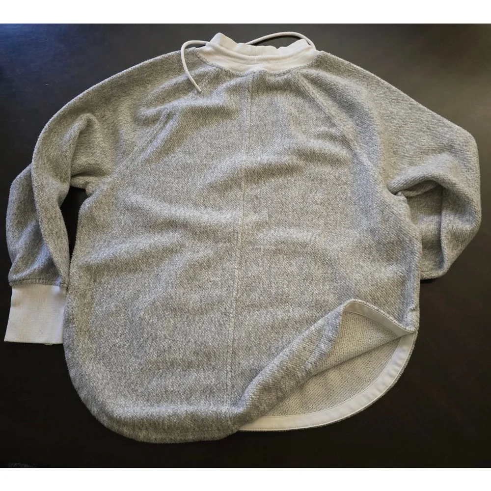 Oversized Women's NWOT Lou & Grey Gray & White Sweatshirt Hoodie XS